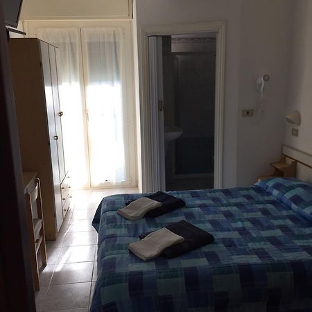 Hotel Delizia Римини Экстерьер фото