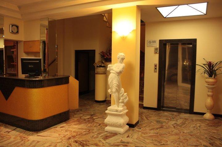 Hotel Delizia Римини Экстерьер фото