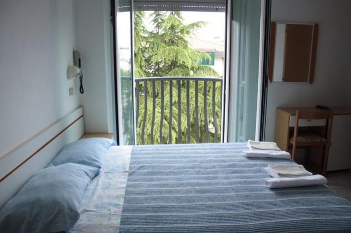 Hotel Delizia Римини Экстерьер фото