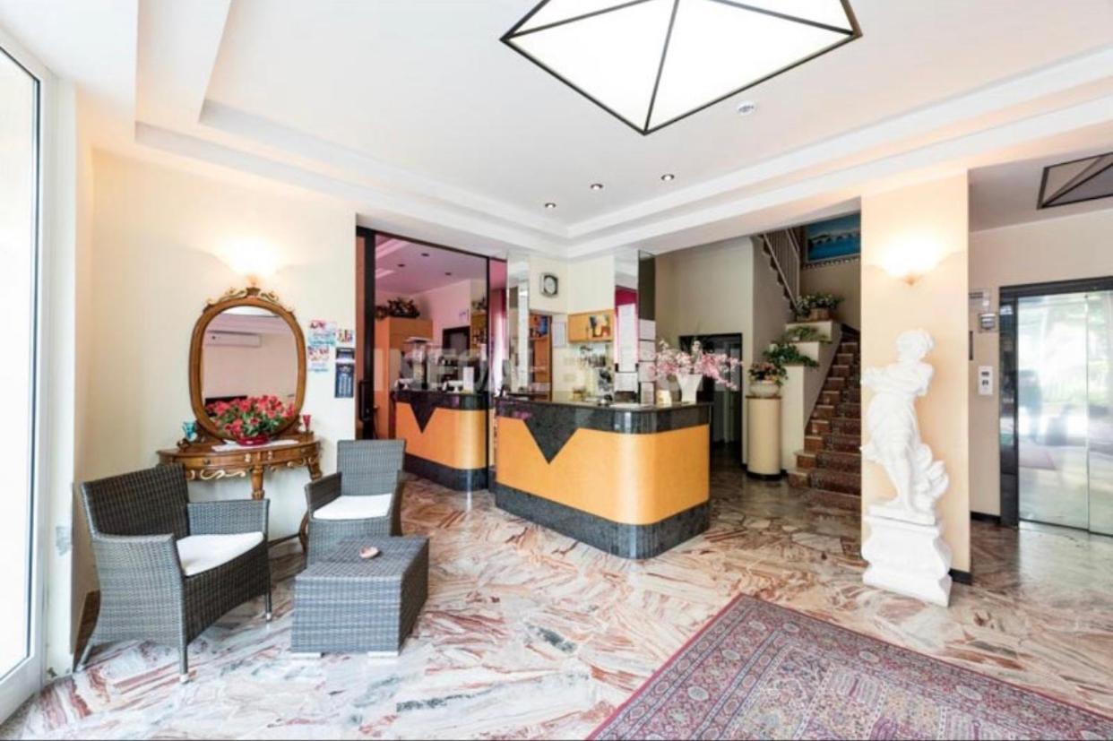 Hotel Delizia Римини Экстерьер фото