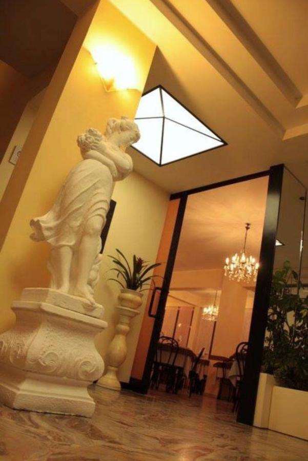 Hotel Delizia Римини Экстерьер фото