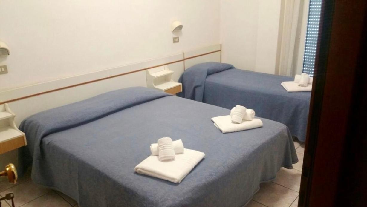 Hotel Delizia Римини Экстерьер фото